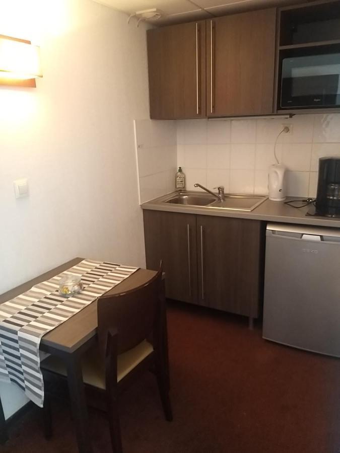 Studio Privatif Dans Hotel Residence Nimes Gare Exteriör bild