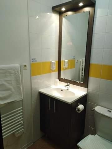 Studio Privatif Dans Hotel Residence Nimes Gare Exteriör bild