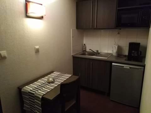 Studio Privatif Dans Hotel Residence Nimes Gare Exteriör bild