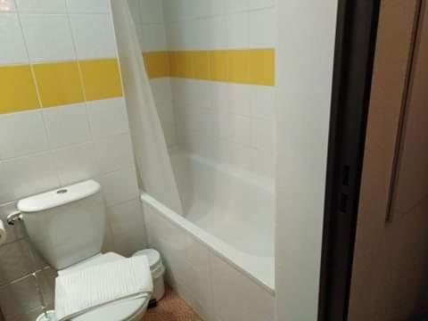 Studio Privatif Dans Hotel Residence Nimes Gare Exteriör bild